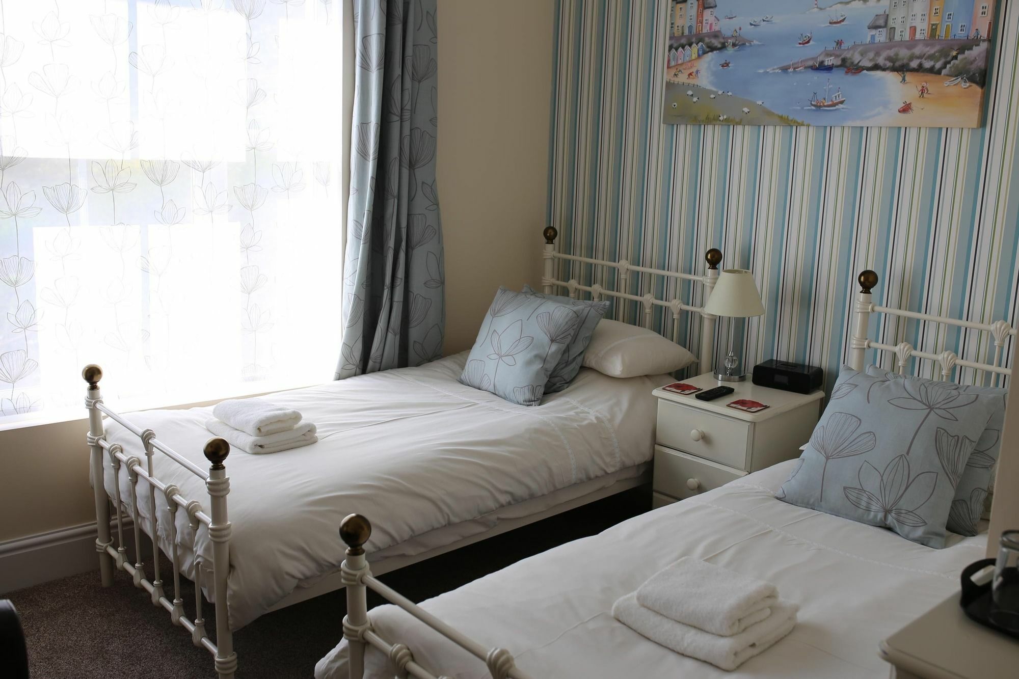 Epchris House Hotel อิลฟราคูมบ์ ภายนอก รูปภาพ